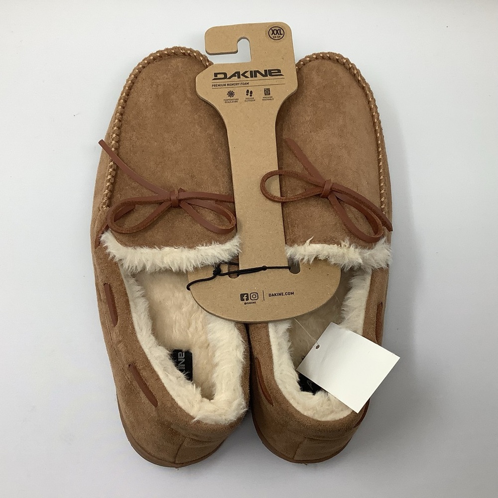 NWT Dakine Monterey Men’s Moccasin Slippers